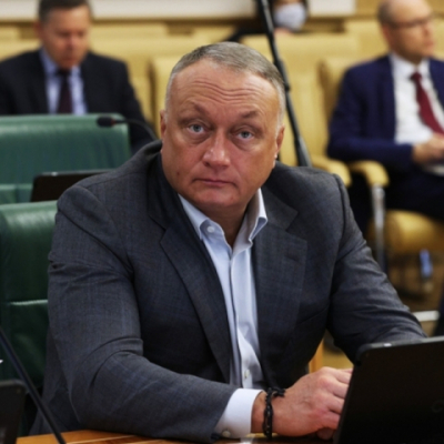 Дмитрий Савельев: Между достижениями и обвинениями &mdash; сложный портрет сенатора
