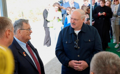 Лукашенко возмутился состоянием посевов и заявил: "Мужики, так дело не пойдет"