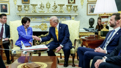 Премьер Японии Такаити: только Трамп способен обеспечить миру мир и процветание